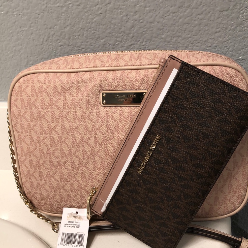 MICHEAL KORS SIGNATURE WALLET -just wallet